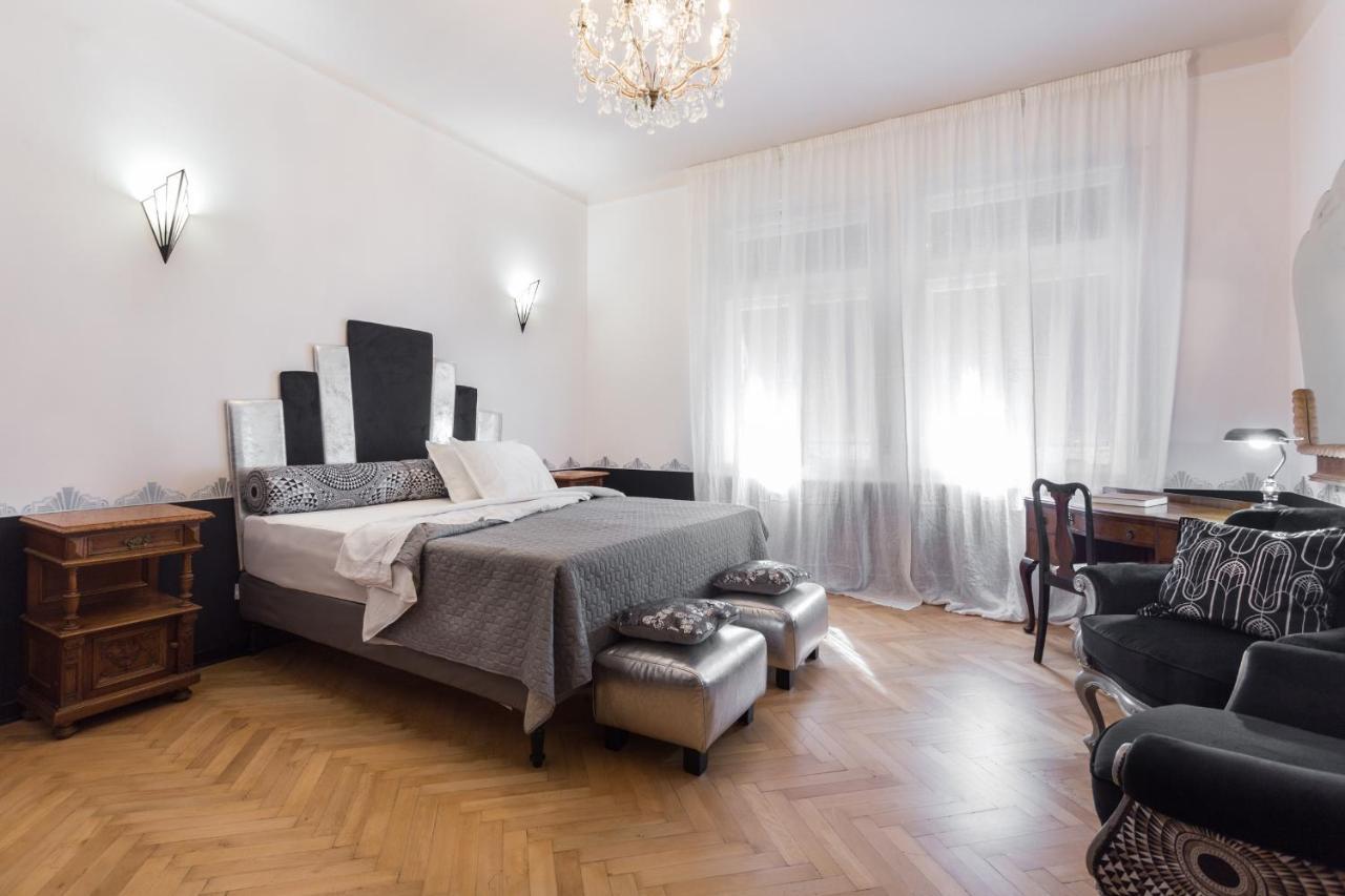 La Casa Di Gatsby Lusso In Pieno Centro Con Parcheggio Gorizia Exterior foto