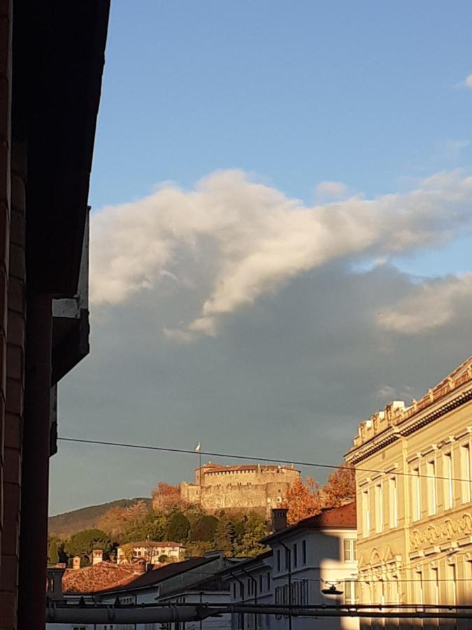 La Casa Di Gatsby Lusso In Pieno Centro Con Parcheggio Gorizia Exterior foto